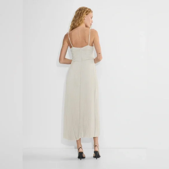 NWT - Aritzia Babaton Celebrate Dress - Matte Pearl - Size 6 - Picture 5 of 11
